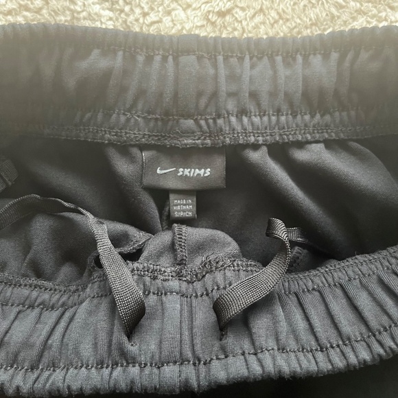 Nike Skims Obsidian Matte Tricot Side Snaps Pants - Size Small - Picture 5 of 6